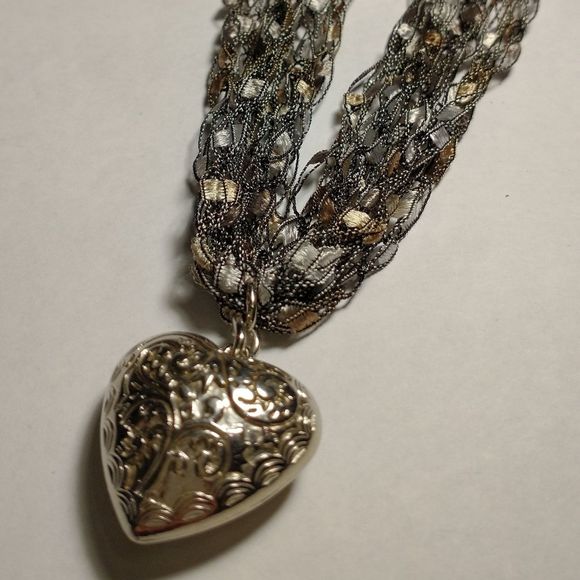 Hand Crocheted Ladder Ribbon Necklace! - Picture 2 of 10